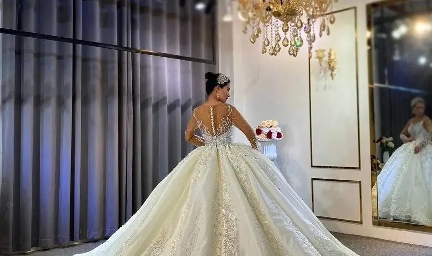 2023 Luxury Beading Wedding Dress