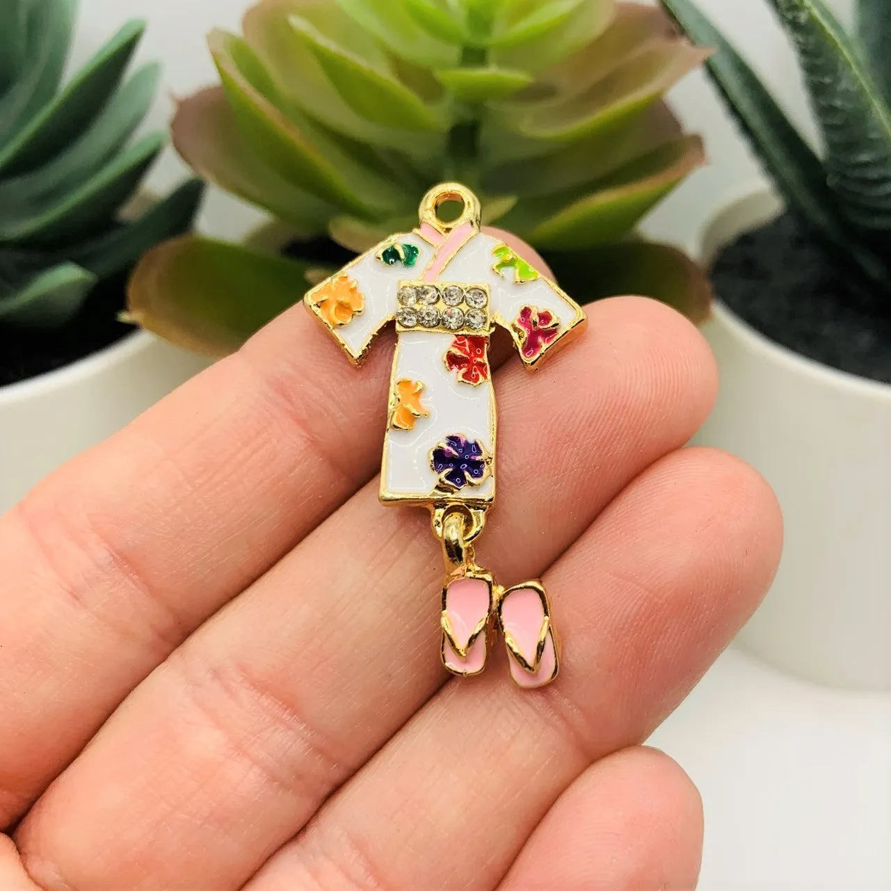 4 or 20 Pieces: Enamel Kimono with Slippers Charms