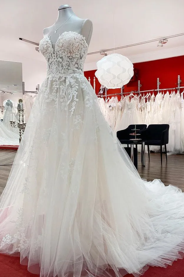 Beautiful Long A-line Strapless Tulle Ivory Wedding Dress with Appliques Lace