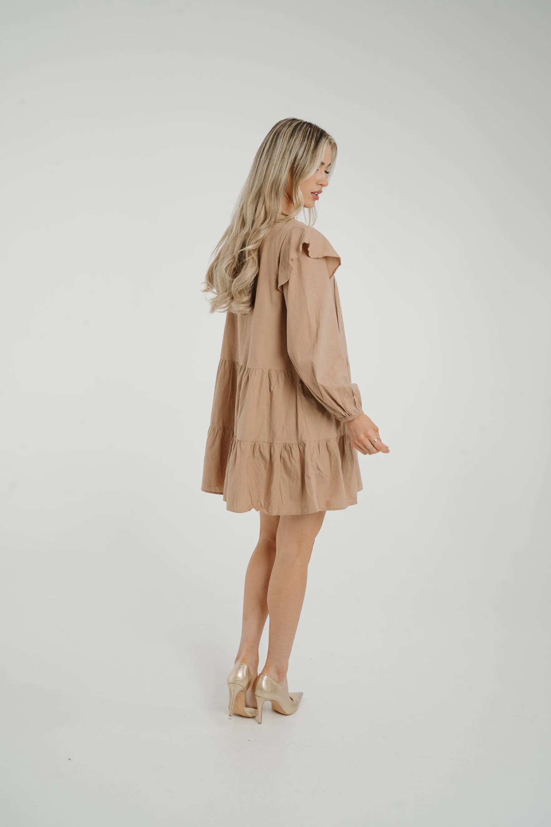 Caitlyn Tiered Shirt Dress In Mocha