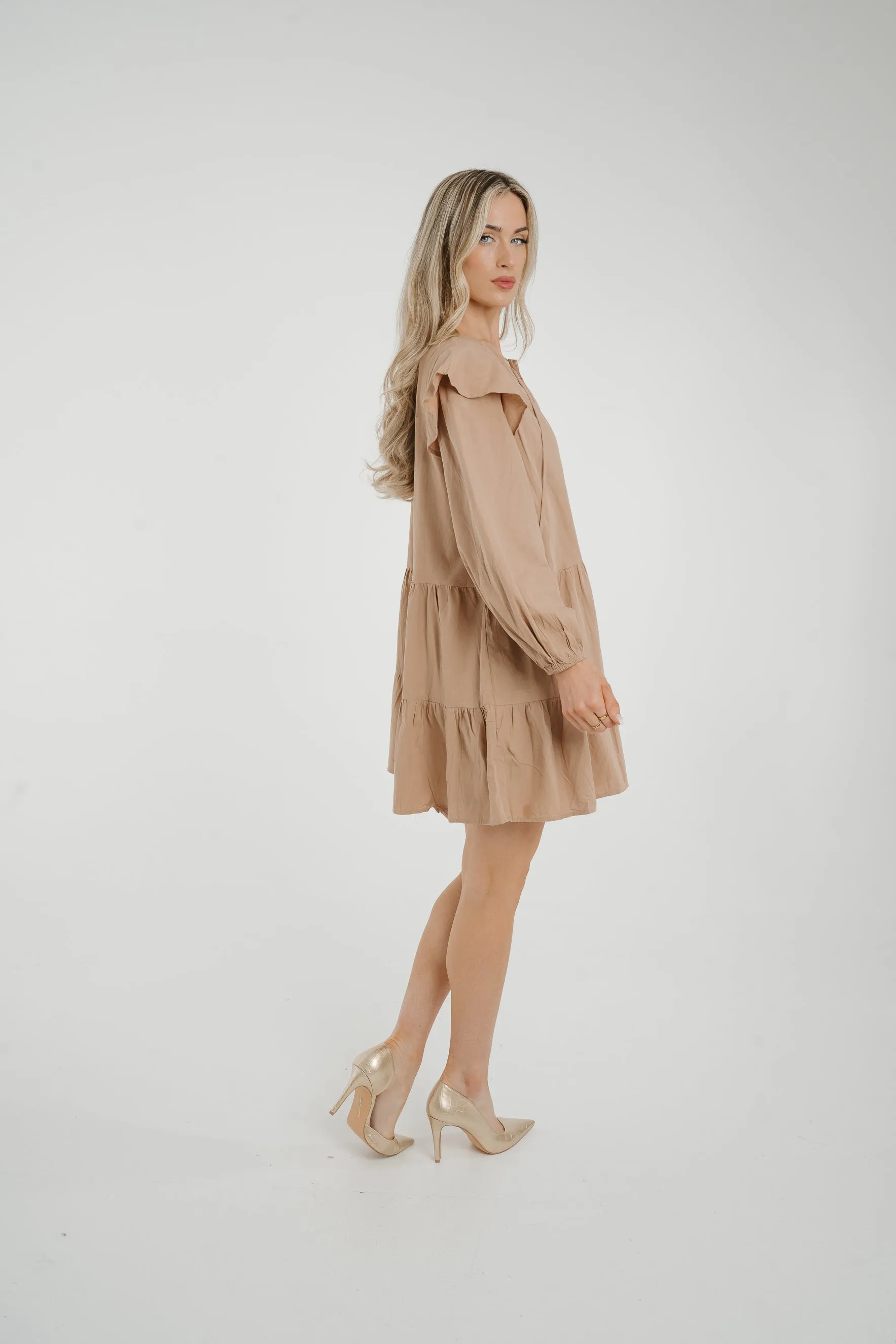 Caitlyn Tiered Shirt Dress In Mocha