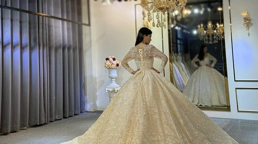 Lace wedding dress