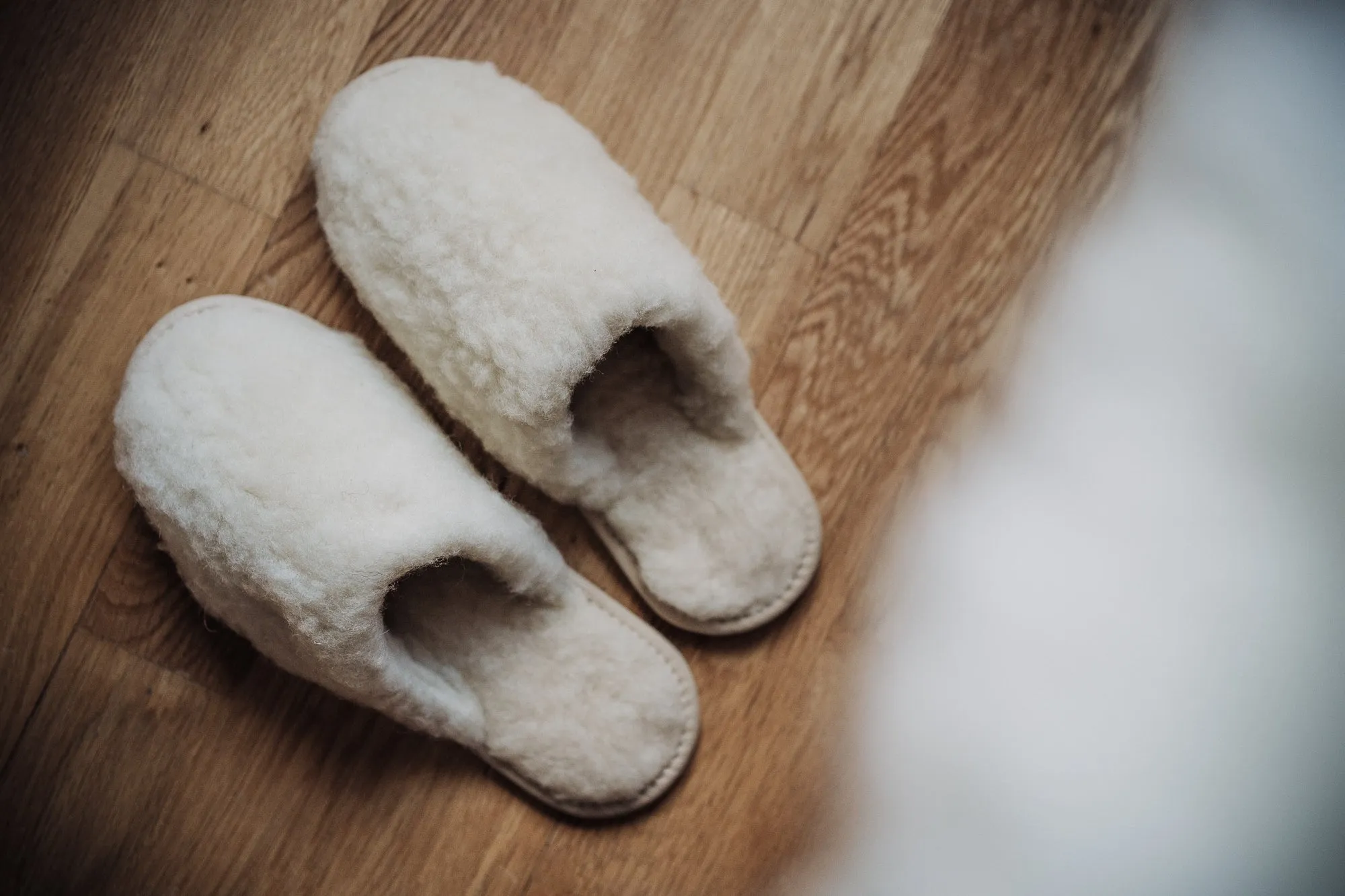 Slip-On Slippers with  cream Wool