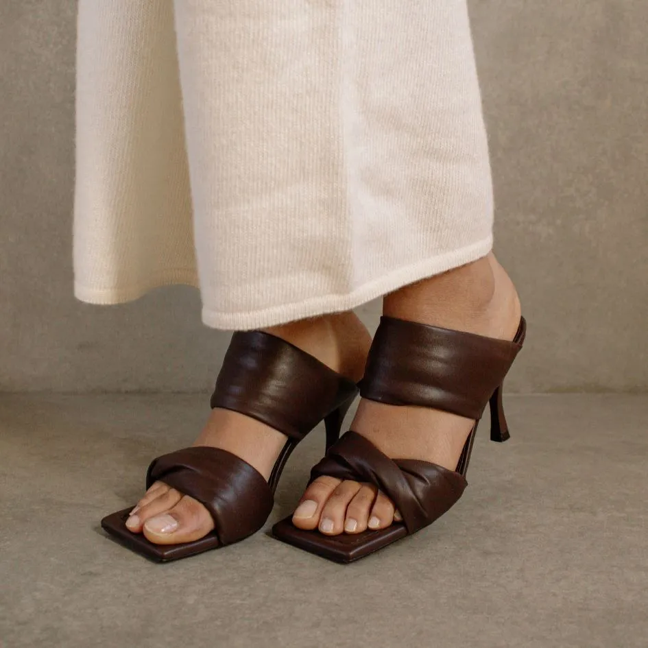 Twist Strap Coffee Brown