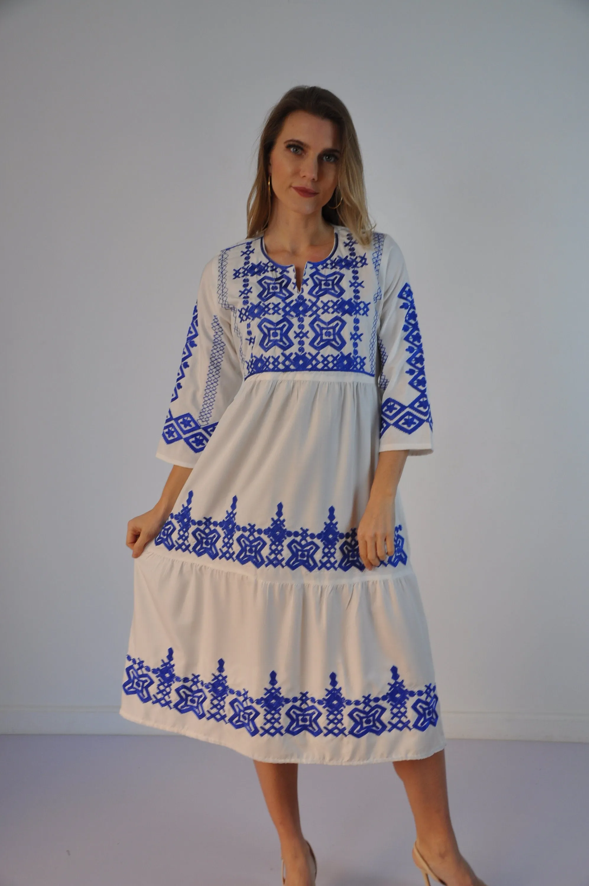 White Tunic embroidered kaftan, Bohemian embroidery tunic dress, beautiful embroidery, Egyptian cotton. Summer, party, casual, home dress