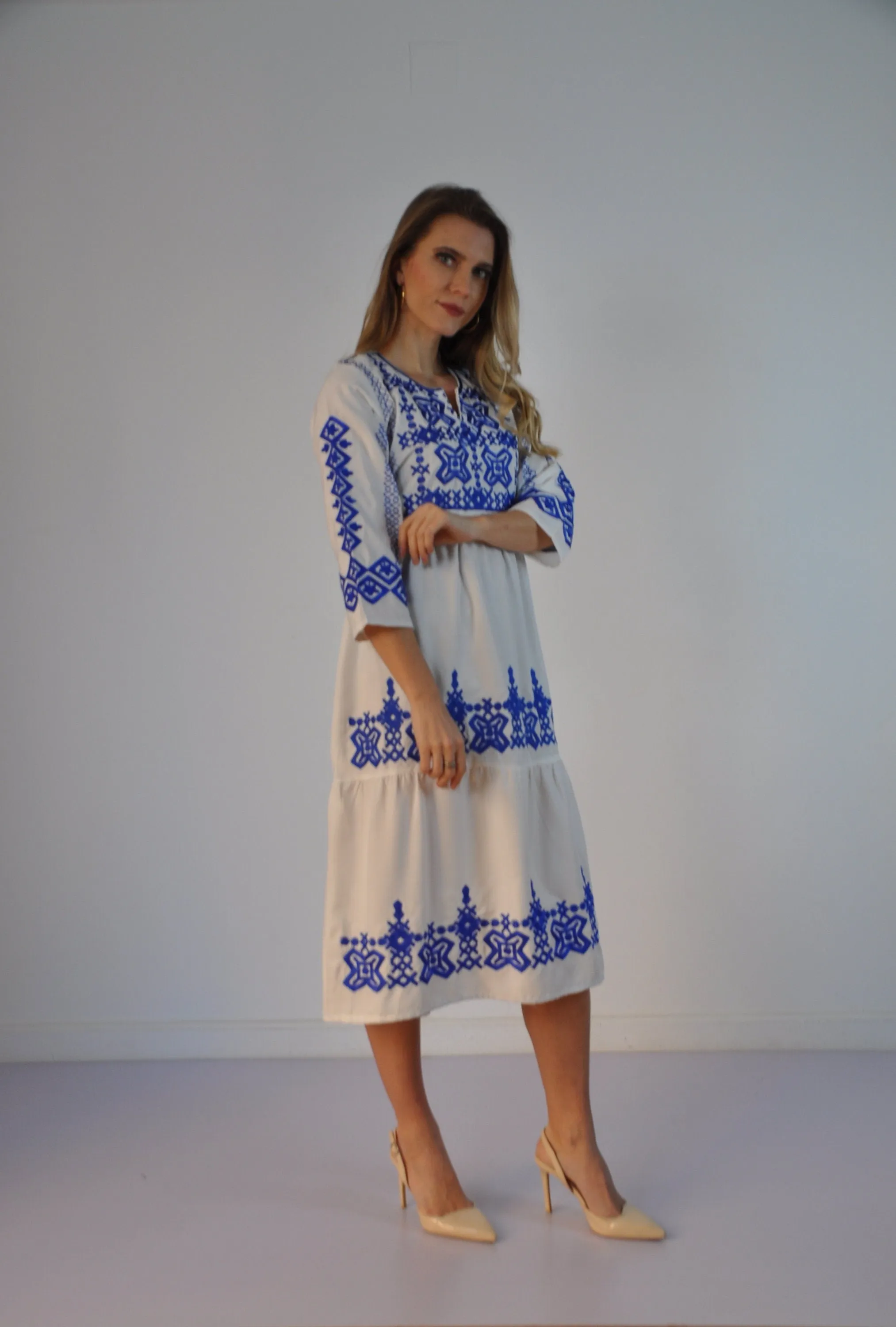 White Tunic embroidered kaftan, Bohemian embroidery tunic dress, beautiful embroidery, Egyptian cotton. Summer, party, casual, home dress