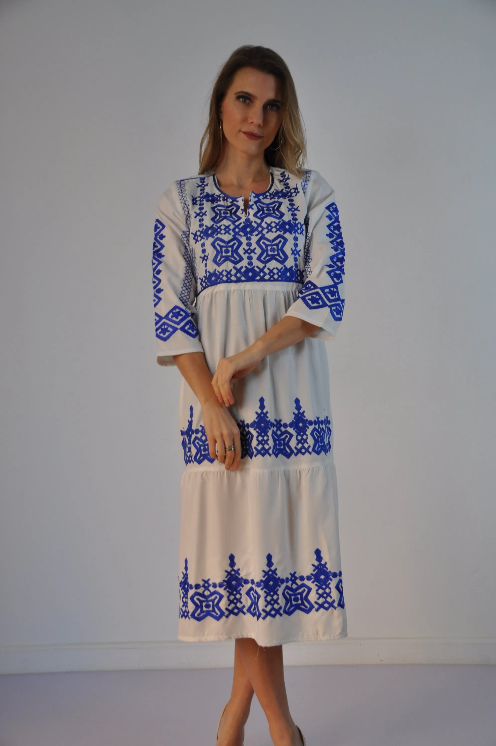 White Tunic embroidered kaftan, Bohemian embroidery tunic dress, beautiful embroidery, Egyptian cotton. Summer, party, casual, home dress