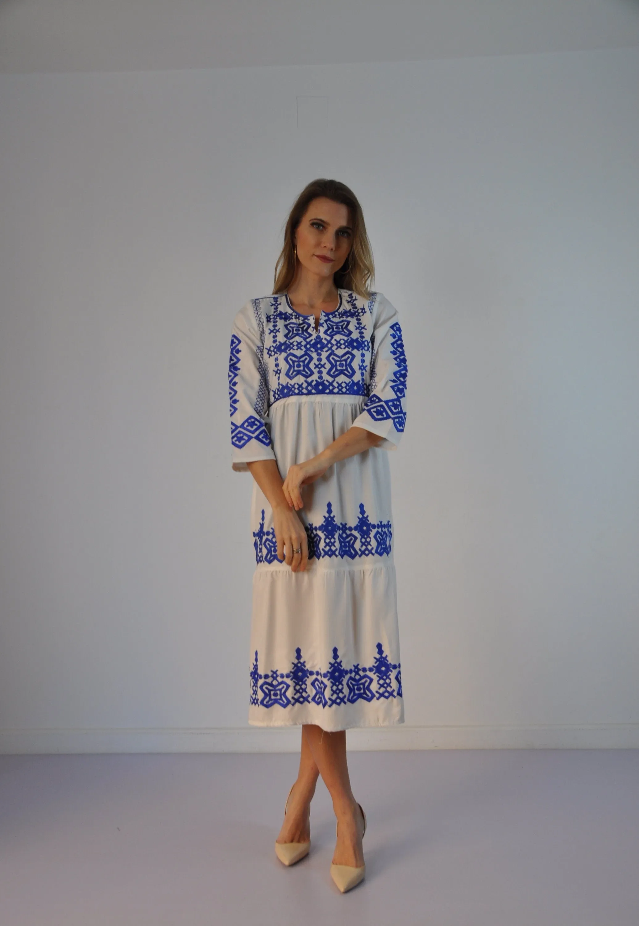 White Tunic embroidered kaftan, Bohemian embroidery tunic dress, beautiful embroidery, Egyptian cotton. Summer, party, casual, home dress