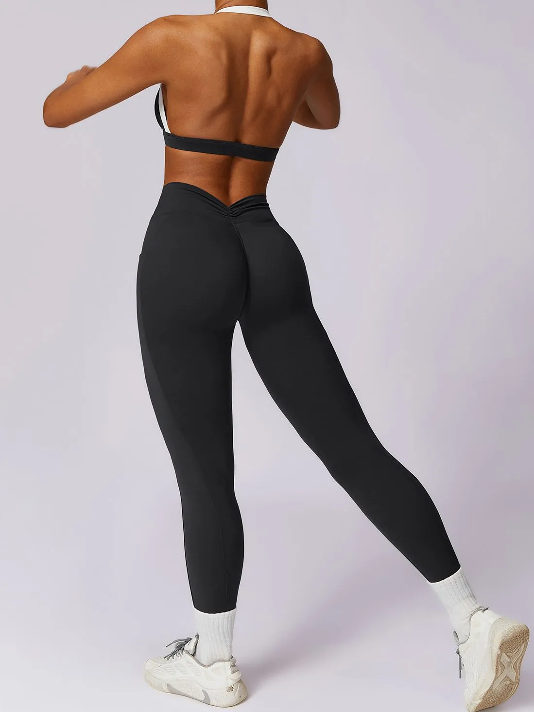 ZASUWA Female Backless Halter V-shaped Waist Scrunch Bum Tracksuit